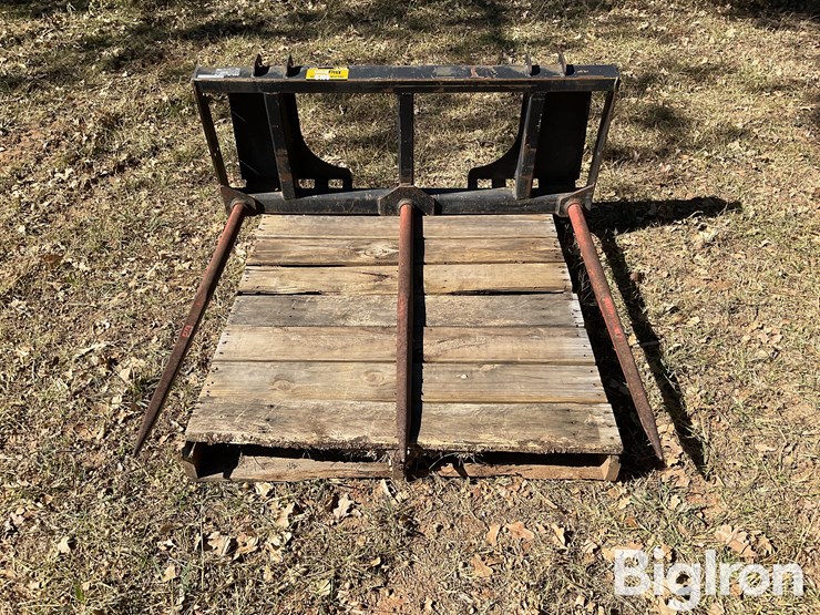 hla-te50bo500-bale-spear-skid-steer-attachment-image-2