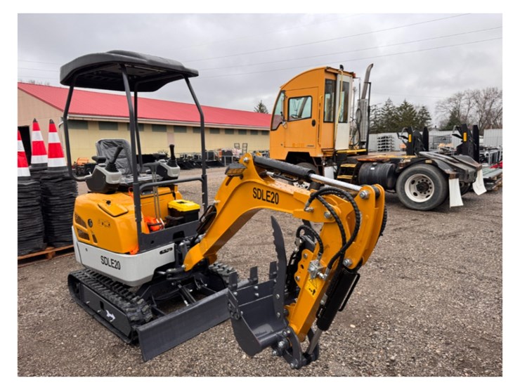 sdle-20-mini-excavator-w/-hydraulic-thumb-image-1