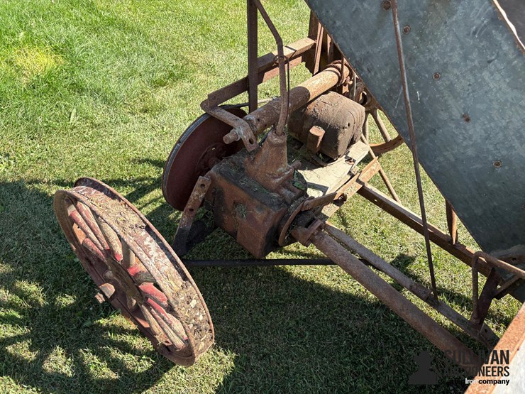 john-deere-paddle-elevator-image-18