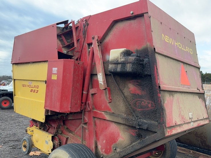 new-holland-853-image-8