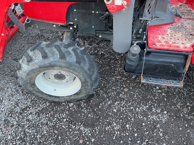 massey-ferguson-2706e-image-15