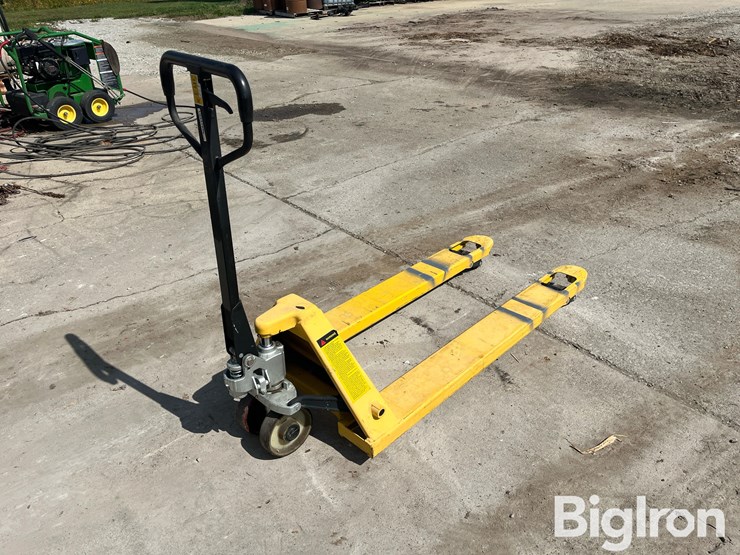 pallet-jack-image-1