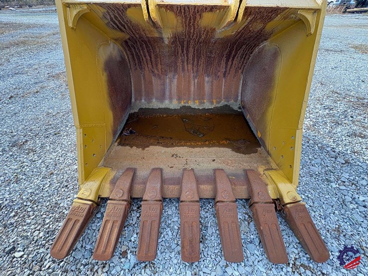 caterpillar-349-image-9