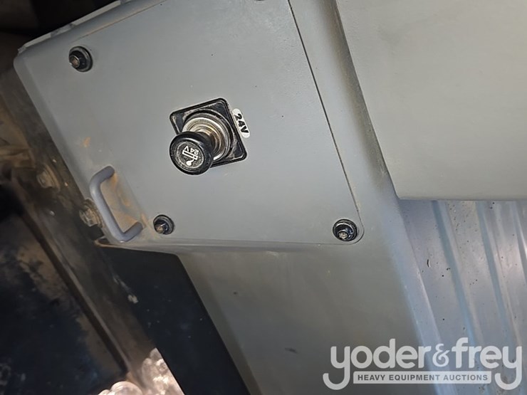 2022-komatsu-pc490-lc-11-image-123