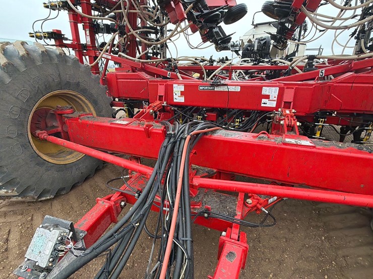 2016-bourgault-3320-66-image-13