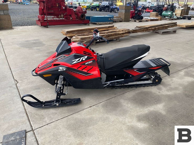 2020-arctic-cat-zr-200-es-snowmobile-image-2