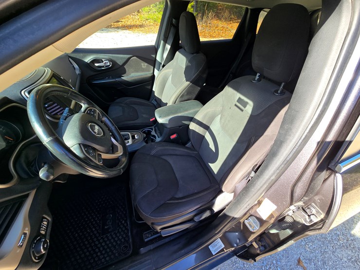 2016-jeep-cherokee-image-51