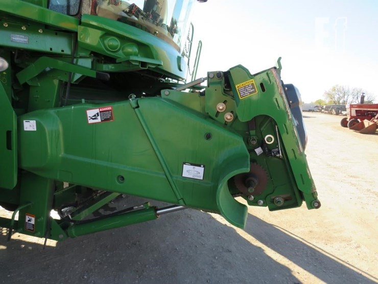 2012-john-deere-s660-image-18