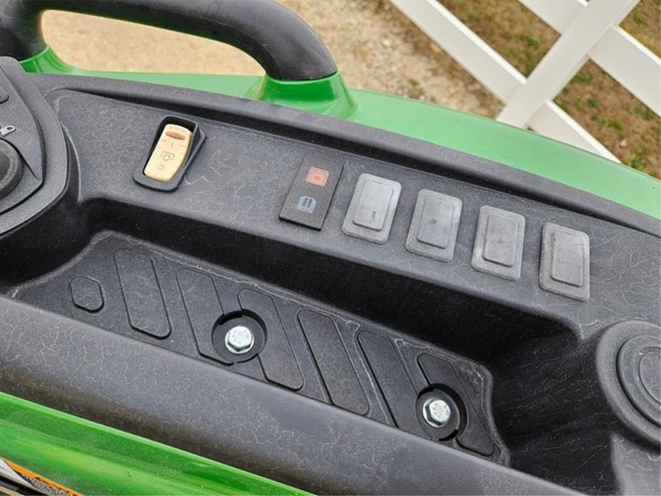 #3081-•-john-deere-4052-4x4-tractor/-400e-loader-image-28