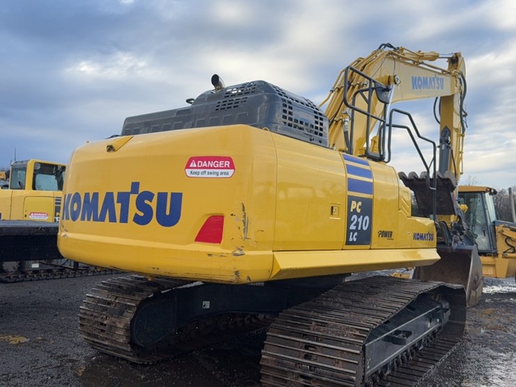 2023-komatsu-pc210-image-13