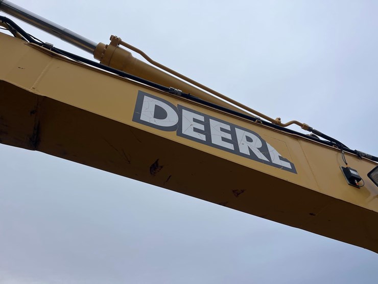 deere-160-lc-image-22