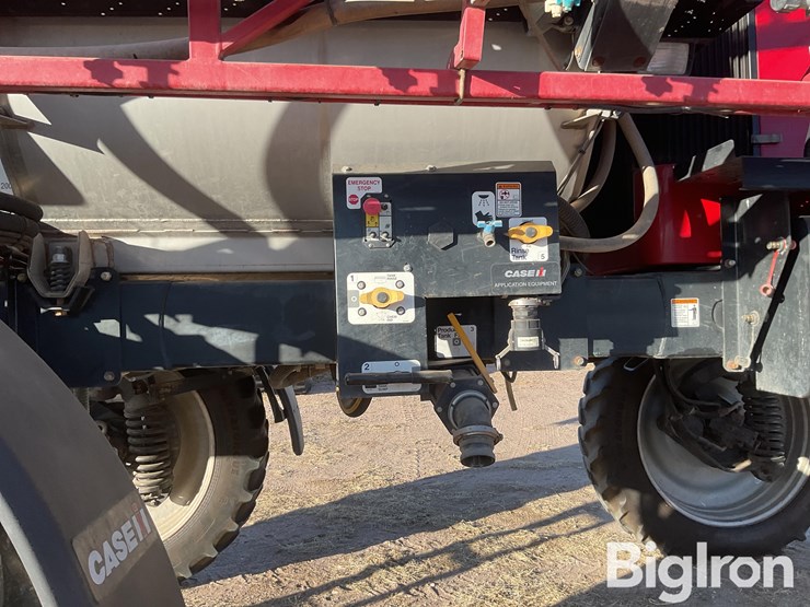 2010-case-ih-patriot-4420-image-16