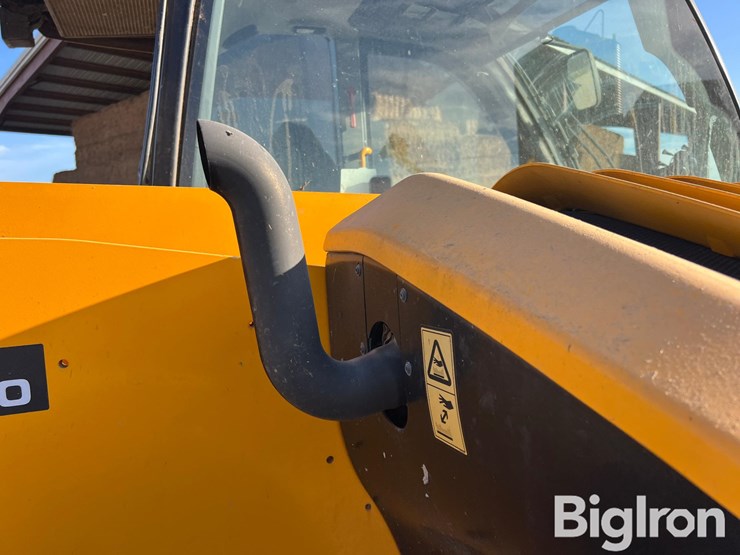 2020-jcb-542-70ag+-telehandler-image-16