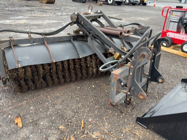 caterpillar-416-image-3