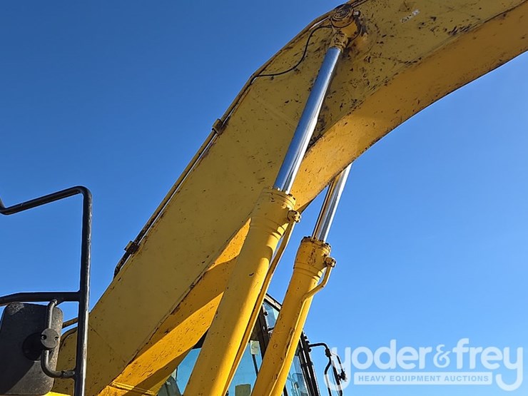 2022-komatsu-pc490-lc-11-image-54