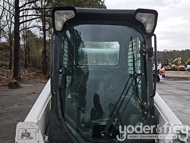 2019-bobcat-t740-image-26