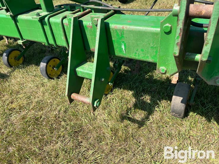john-deere-845-image-12