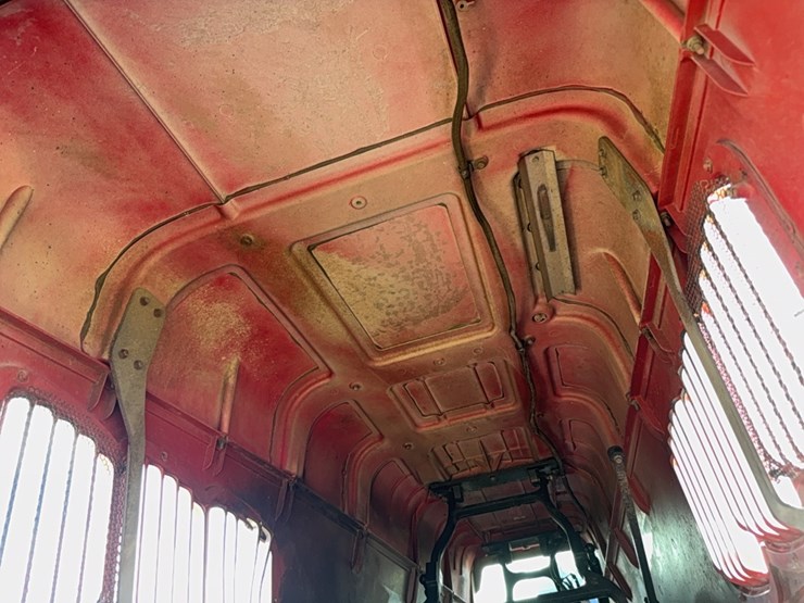 case-ih-magnum-335-image-48