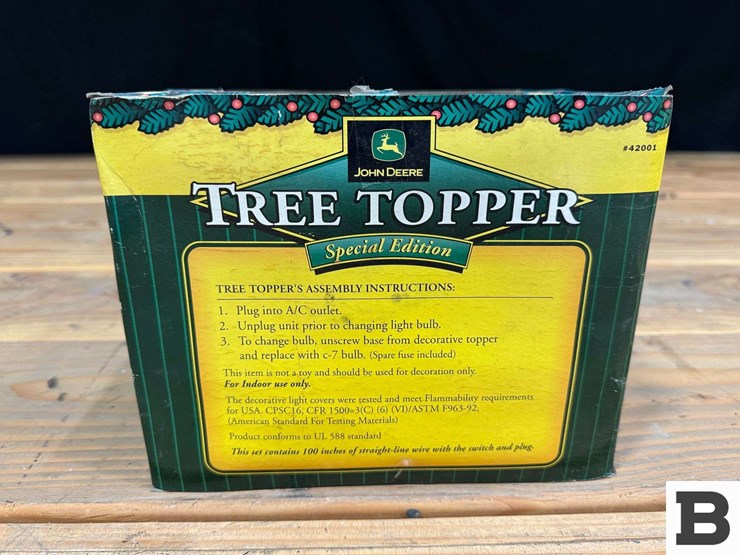 john-deere-tractor-christmas-tree-topper-image-3