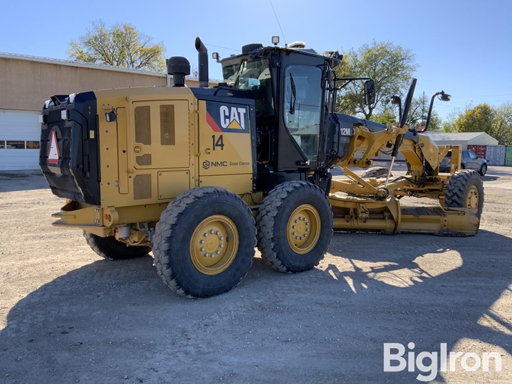 2018-caterpillar-12m3-awd-image-5