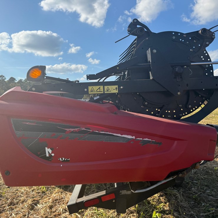 2014 MacDon 40 foot flex draper head  - Header Cart Not Included