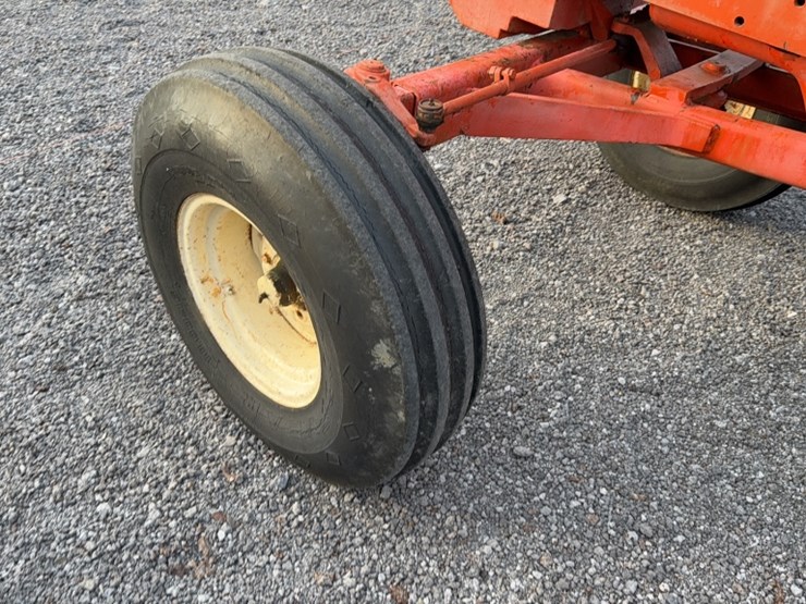 #3049-•-allis-chalmers-tractor-image-14