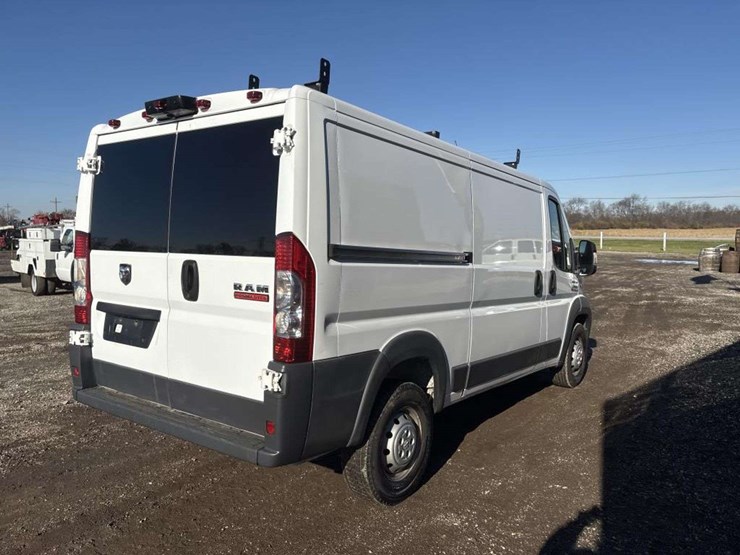 2018-ram-promaster-1500-image-4