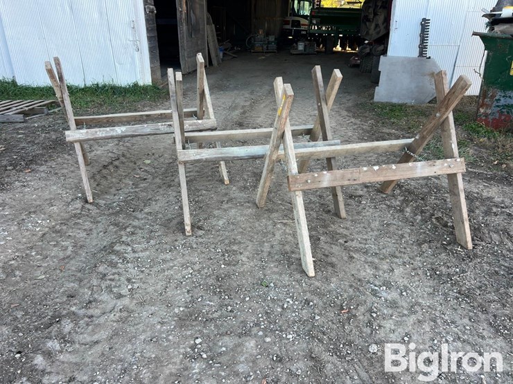 folding-sawhorses-image-1