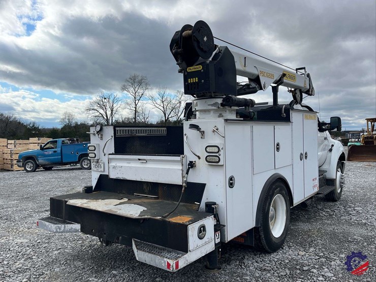 2013-ford-f750-image-29