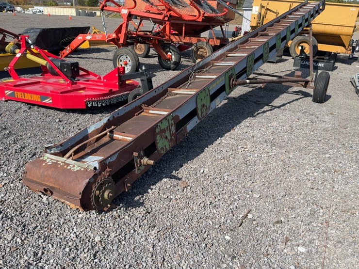 john-deere-321-image-4