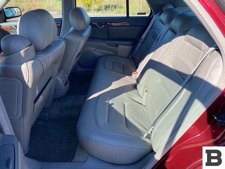 2000-cadillac-deville-sedan-image-24