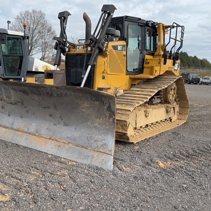 CATERPILLAR D6T
