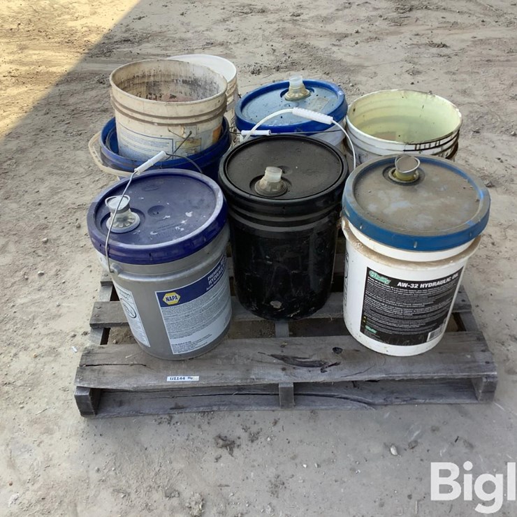 Pallet Of Empty 5-Gallon Buckets
