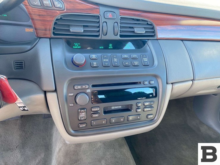 2000-cadillac-deville-sedan-image-31