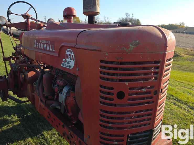 farmall-super-mta-2wd-tractor-image-17