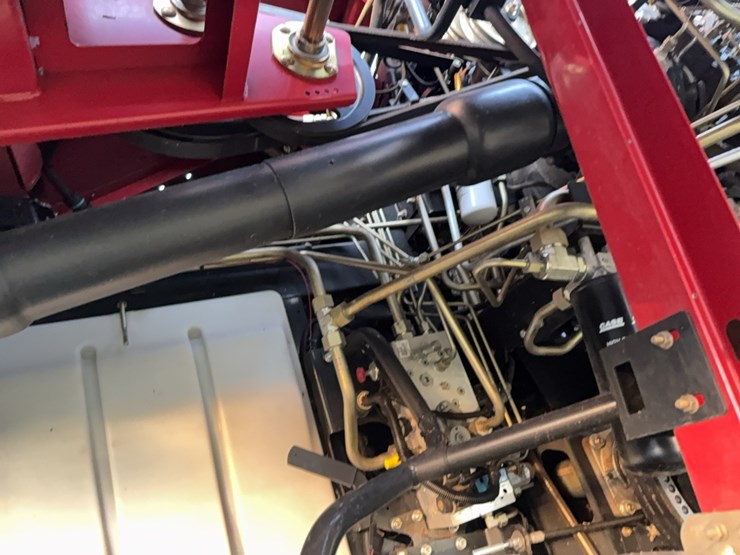 2018-case-ih-8240-image-63