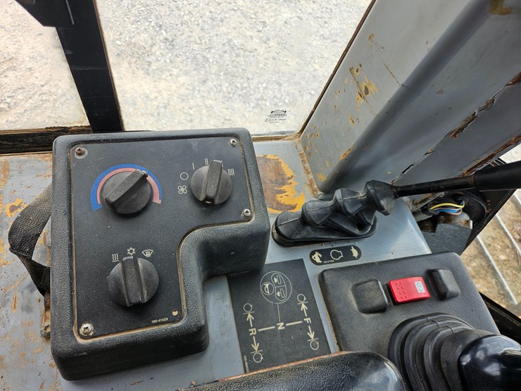 2002-caterpillar-d5g-xl-image-43