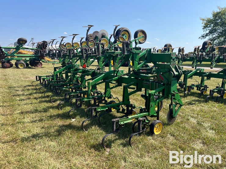 john-deere-845-image-5