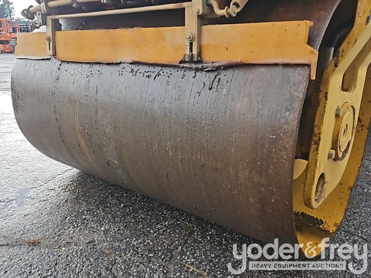 2011-caterpillar-cb34b-image-13