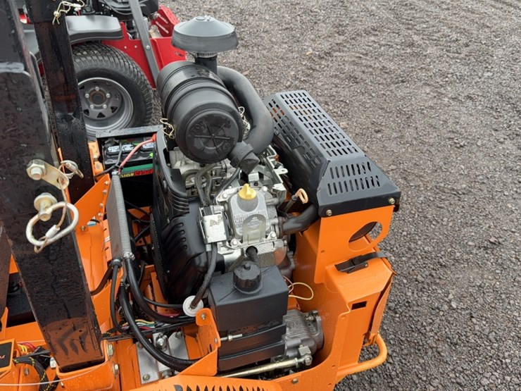 #3083-•-scag-turf-tiger-zero-turn-lawn-mower-image-12