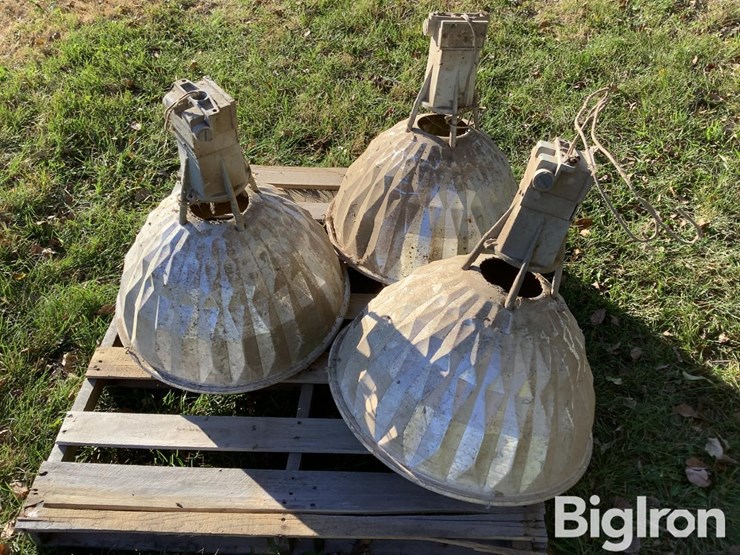 gymnasium-/-barn-lights-image-5