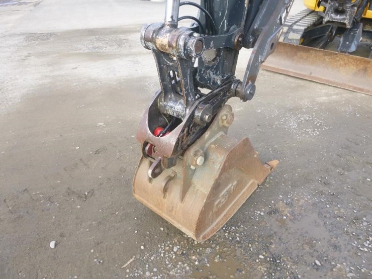 2016-deere-85g-image-25