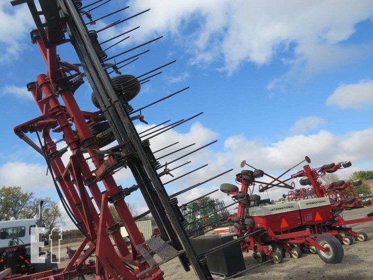 case-ih-4300-image-11