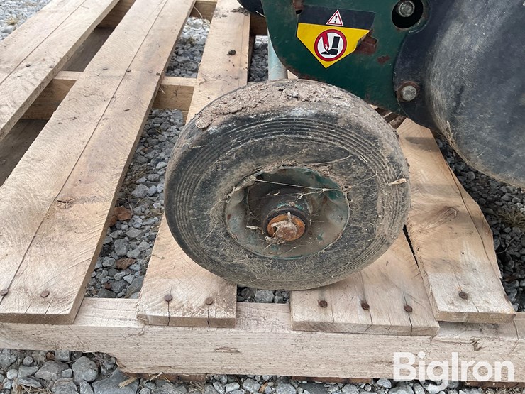 turfco-turnaer-6-walk-behind-aerator-image-17