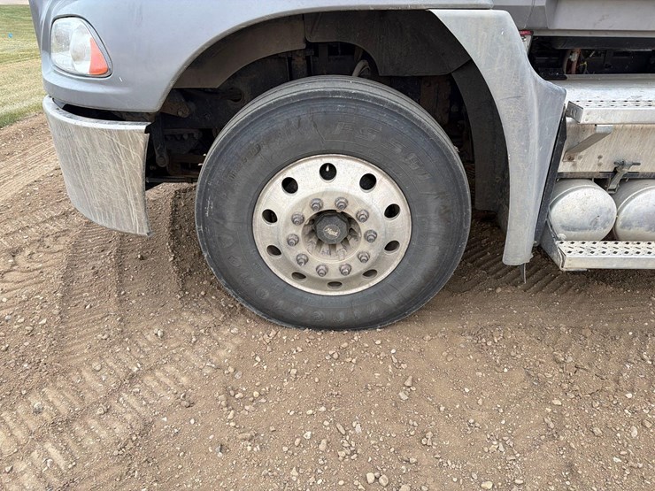 2014-mack-cxu613-semi-image-6