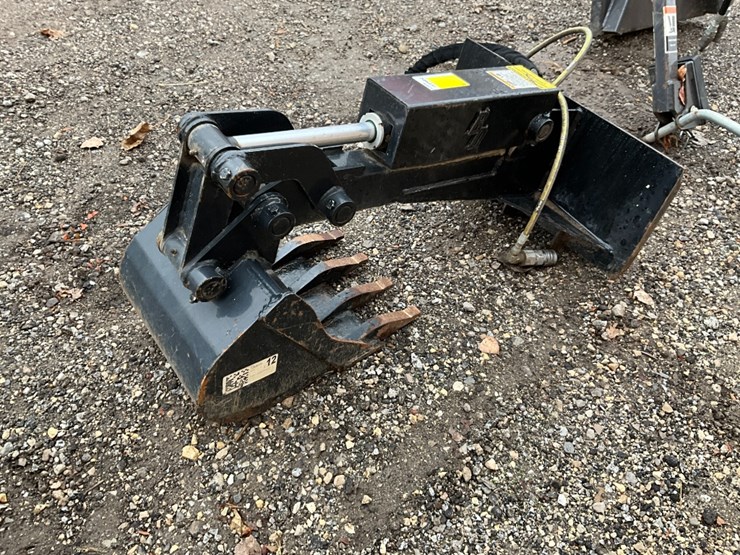 mini-vermer-bucket-12"-backhoe-image-2