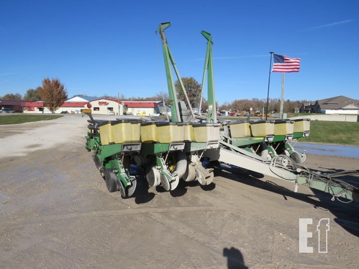 john-deere-7200-image-1