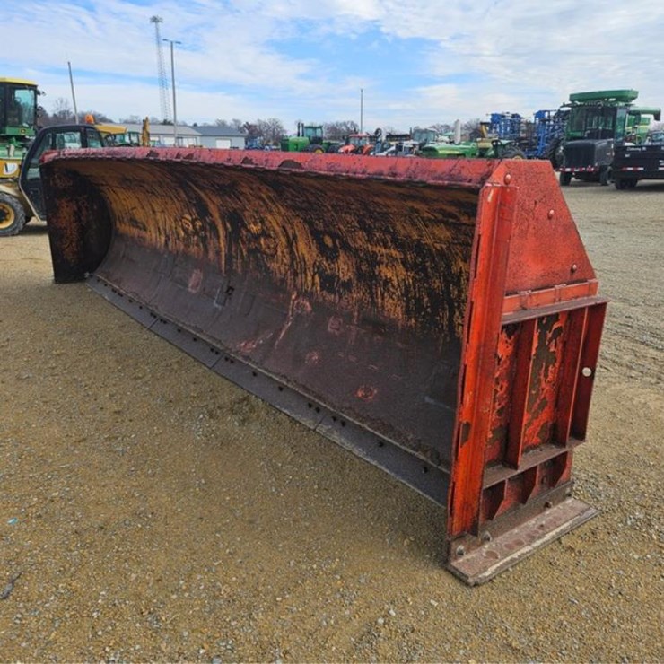 #3290 • Henke 20' End Loader Snow Pusher