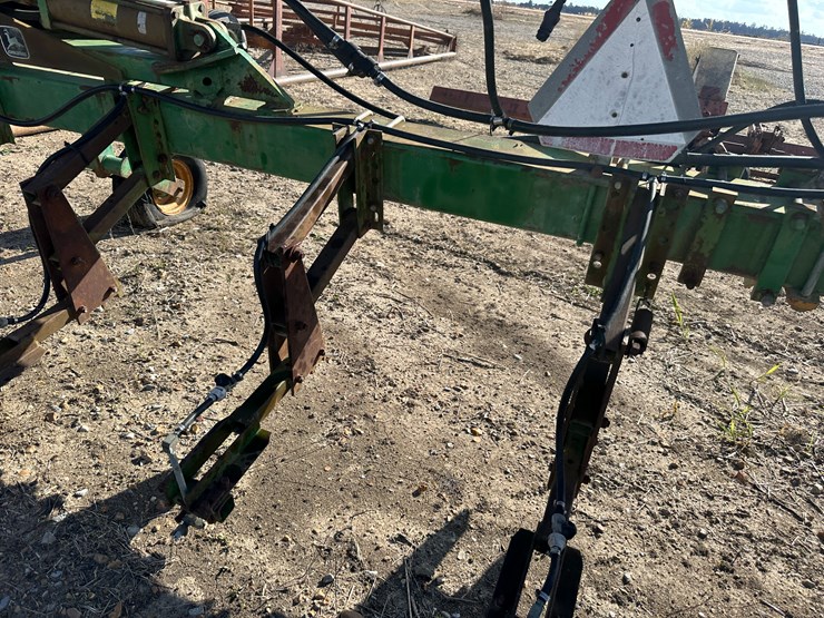 john-deere-845-image-19