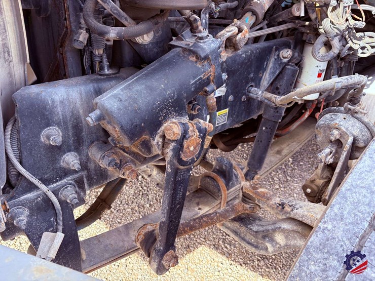 2012-peterbilt-337-image-29